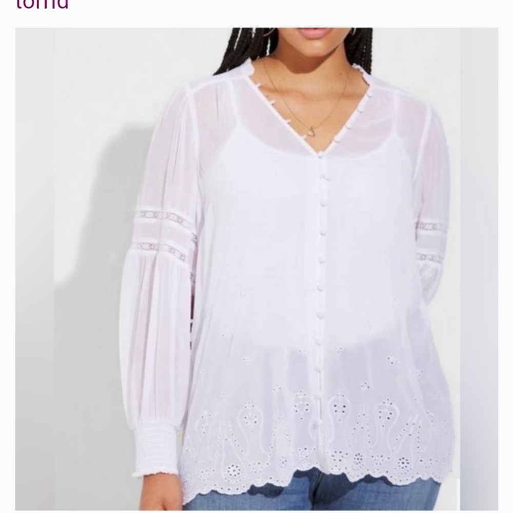 Torrid White Button-Down Blouse Size 4x/26